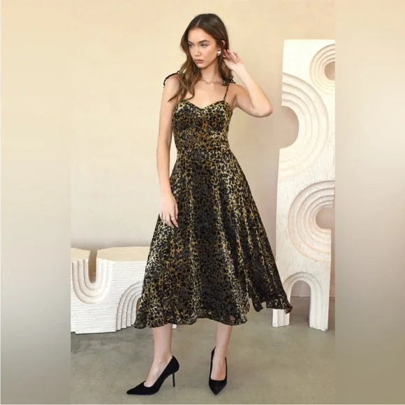 Adelyn Rae | Dresses | New Adelyn Rae Size M Weslena Bustier Burnout Midi Dress  Fit Flare Sleeveless | Poshmark